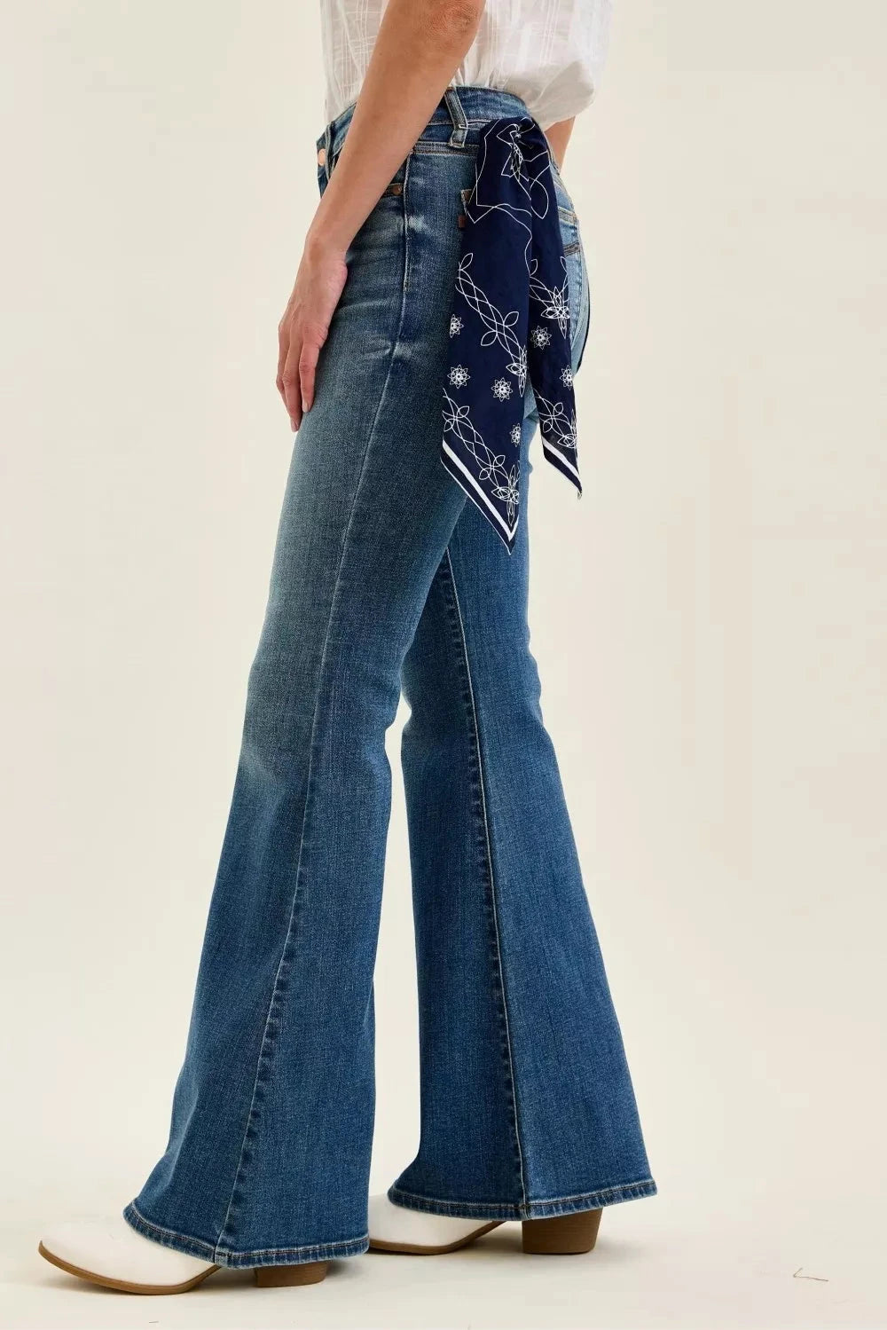 Judy Blue Mid Rise Jaqueline Flare